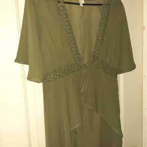 Super cute overlay or sweater, whatever ya wanna c